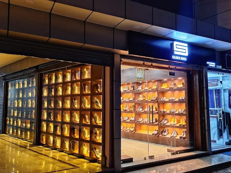 The Caliber Shoes Bharatpur outlet